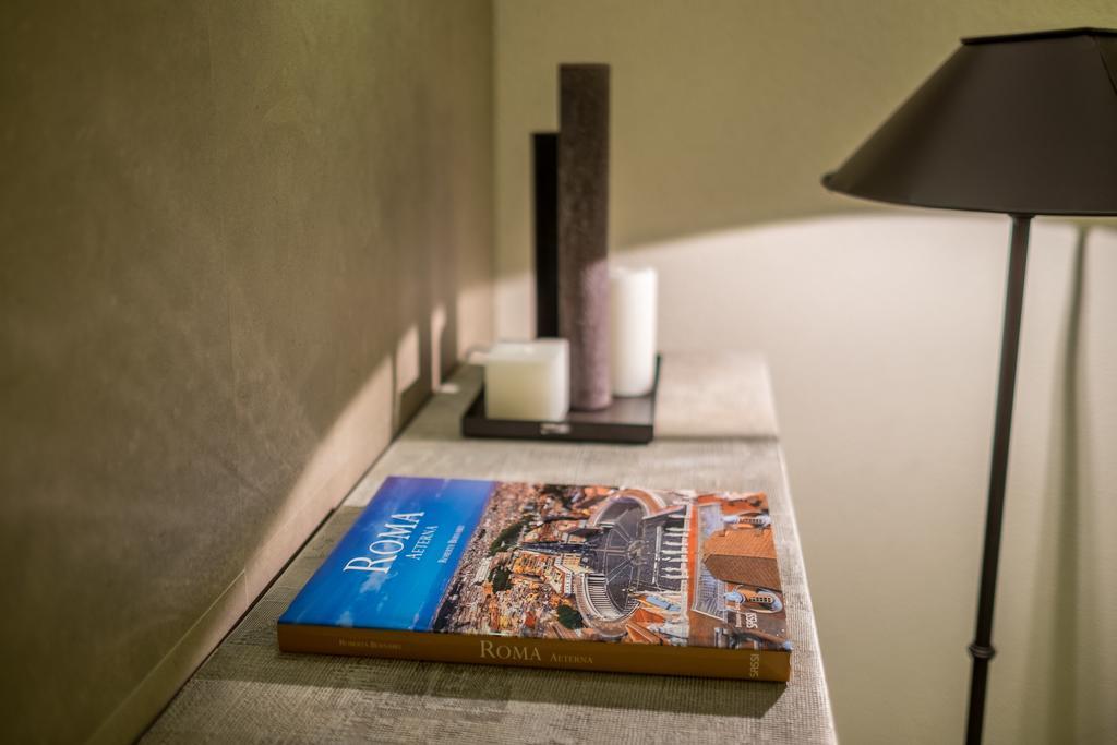 Room 230 Roma Luxury Suites Bilik gambar